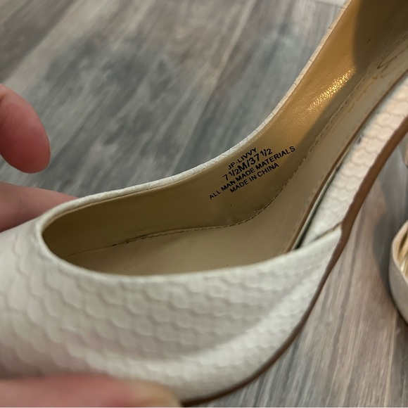 Jessica Simpson Shoes Faux Snakeskin white pointed toe heels pumps stiletto W7.5 - Picture 8 of 10